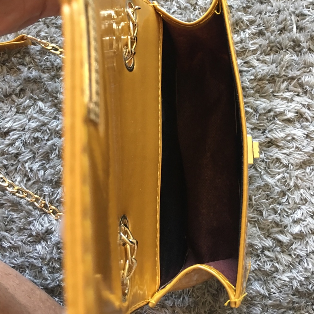 Gold Shoulder Bag 💛 - Picture 6 of 8